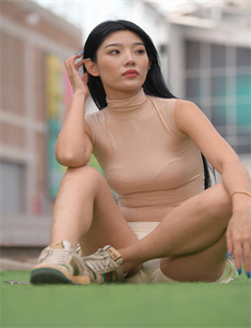 《诱妻入室韩国-亚历克斯与艾玛》